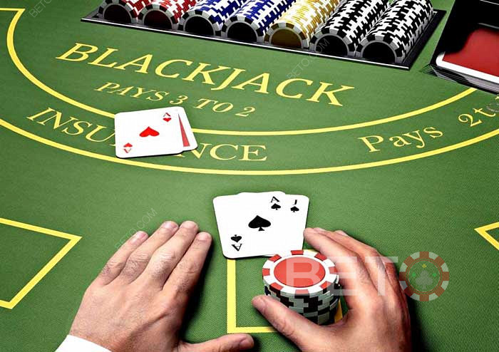 Blackjack online – Przewodnik jak grać w karty online i wygrywać