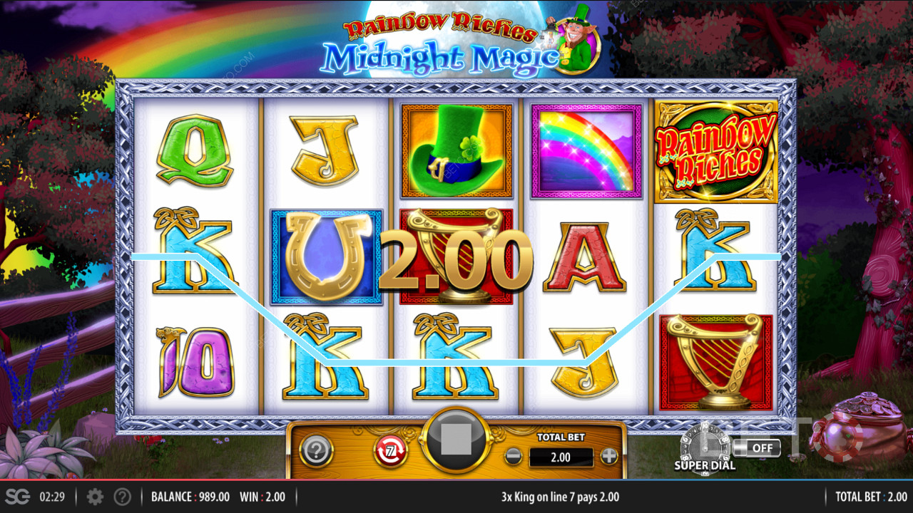 10 różnych aktywnych linii wypłat w slocie Rainbow Riches Midnight Magic